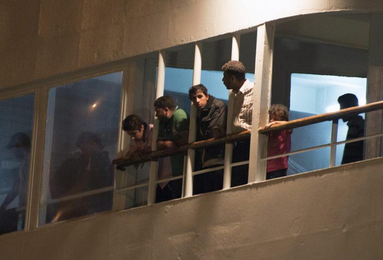 MAIS DE 300 REFUGIADOS SÍRIOS SOCORRIDOS AO LARGO DE CHIPRE