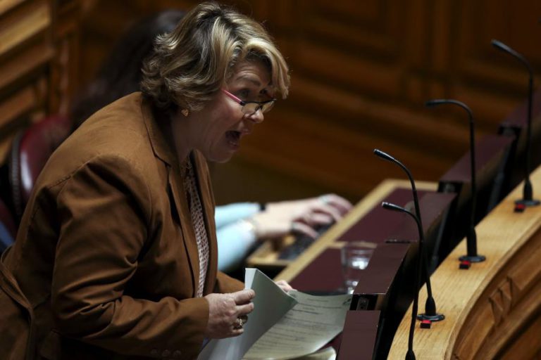 CDS CHAMA AO PARLAMENTO ORDENS DOS MÉDICOS E ENFERMEIROS E DIRETORES CLÍNICOS