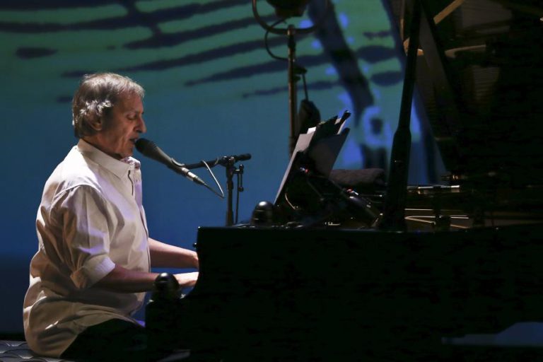 JORGE PALMA ASSINALA 45 ANOS DE CARREIRA NOS COLISEUS ACOMPANHADO POR ORQUESTRA