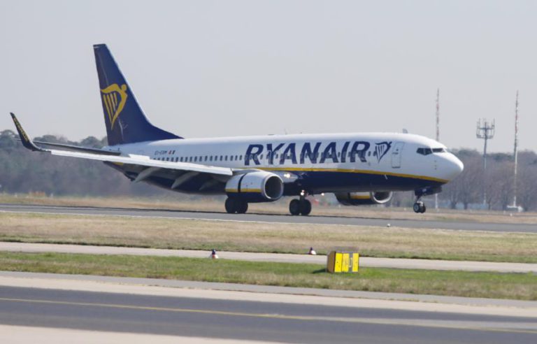 PASSAGEIROS DA RYANAIR COM VOOS CANCELADOS DEVEM RECLAMAR JUNTO DA COMPANHIA – ANAC
