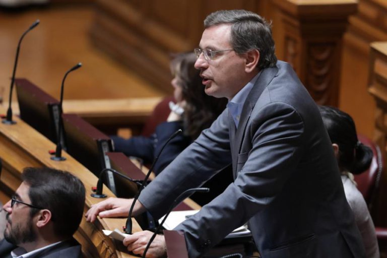 PCP DIZ QUE PORTUGAL NÃO PODE ESTAR DEPENDENTE DAS AGÊNCIAS DE ‘RATING’