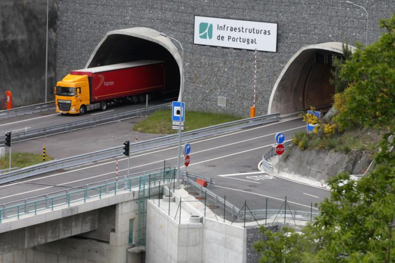 SOMAGUE PEDE REUNIÃO AO GOVERNO POR DÍVIDA DO TÚNEL DO MARÃO – SINDICATO