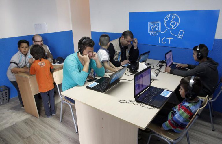 MIGRANTES QUALIFICADOS ATENUAM PRESSÕES NO MERCADO DE TRABALHO GLOBAL — RELATÓRIO