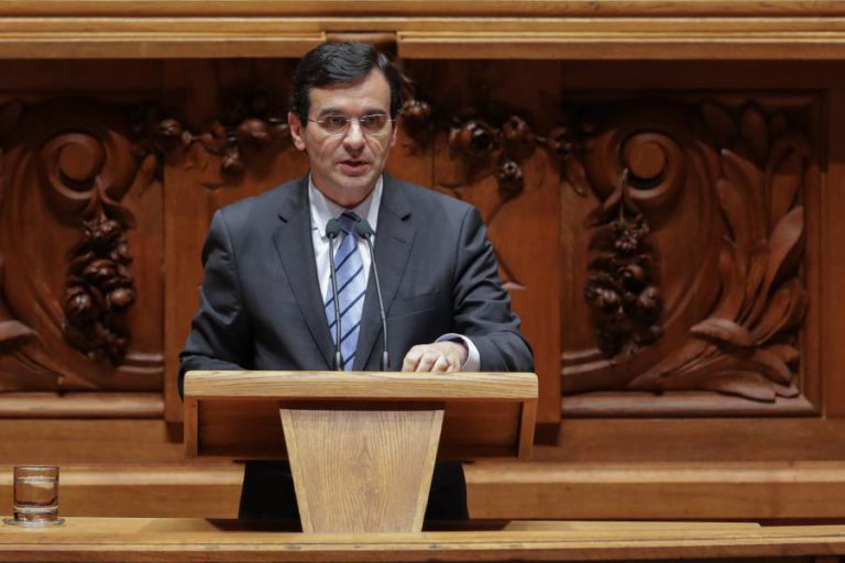 BE CHAMA MINISTRO DA SAÚDE AO PARLAMENTO COM URGÊNCIA