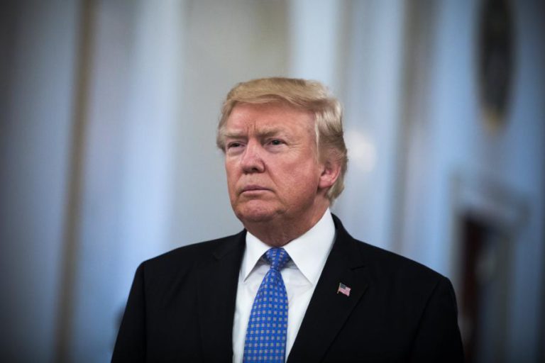 TRUMP ATRIBUI A JOHN MCCAIN FRACASSO REPUBLICANO PARA REVOGAR OBAMACARE