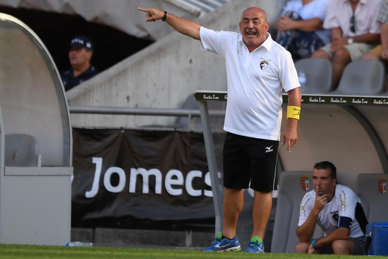 VÍTOR OLIVEIRA GARANTE QUE PORTIMONENSE VAI À LUZ DISCUTIR A VITÓRIA COM BENFICA
