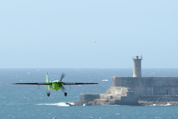 MILHARES DE PESSOAS CONCENTRADAS NAS MARGENS DO DOURO PARA ASSISTIR À RED BULL AIR RACE