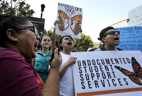 TRUMP ANUNCIA NA TERÇA-FEIRA A DECISÃO SOBRE JOVENS SEM DOCUMENTOS