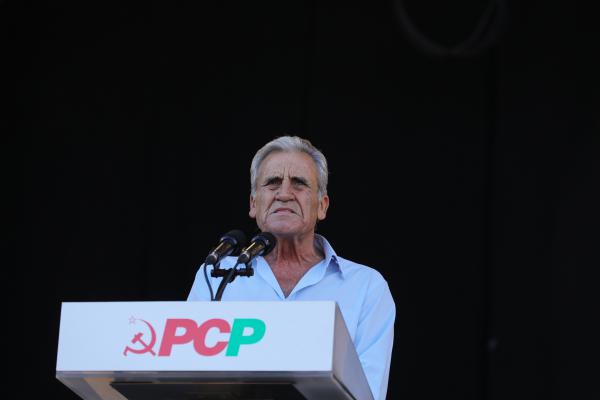 AVANÇOS SÃO INSUFICIENTES MAS VÃO ALÉM DOS PROGRAMAS DO PS E GOVERNO – JERÓNIMO