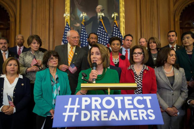DEMOCRATAS CHEGAM A ACORDO COM DONALD TRUMP PARA PROTEGER JOVENS IMIGRANTES