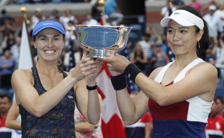 US OPEN: MARTINA HINGIS TAMBÉM VENCE EM PARES FEMININOS E SOMA 25.º ‘GRAND SLAM’