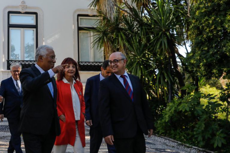 TANCOS/ARMAS: CDS-PP FORMALIZA PEDIDO DE AUDIÇÃO DO MINISTRO NA COMISSÃO PARLAMENTAR