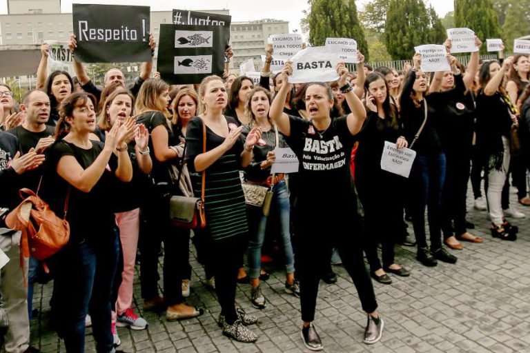 ENFERMEIROS/GREVE: 1º DIA MARCADO POR ADIAMENTOS E MANIFESTAÇÕES FRENTE A HOSPITAIS