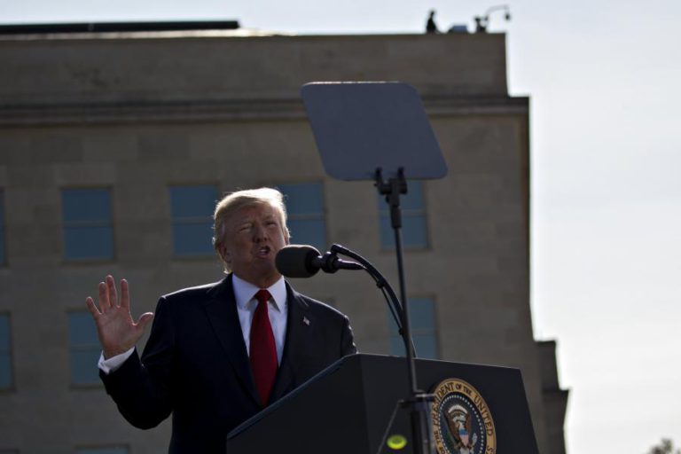 TRUMP DIZ QUE OS EUA NÃO SE DEIXARÃO INTIMIDAR POR TERRORISTAS