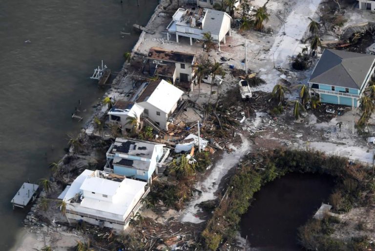 MILHÕES AINDA SEM ELETRICIDADE NA FLORIDA DEVIDO À PASSAGEM DO FURACÃO IRMA