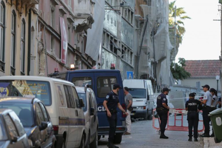 ZONA ONDE OCORREU DERROCADA NUMA OBRA EM LISBOA REABERTA CERCA DAS 20:00