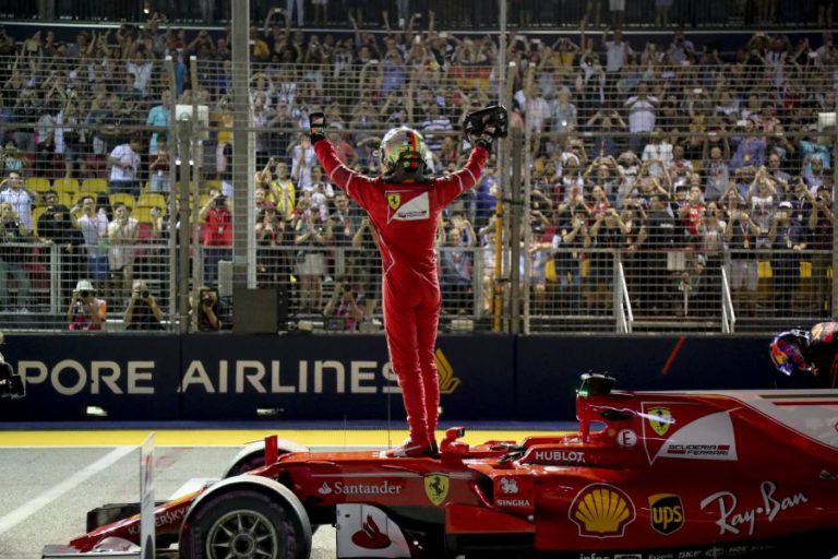 SEBASTIAN VETTEL CONQUISTA ‘POLE POSITION’ PARA O GP DE SINGAPURA DE F1