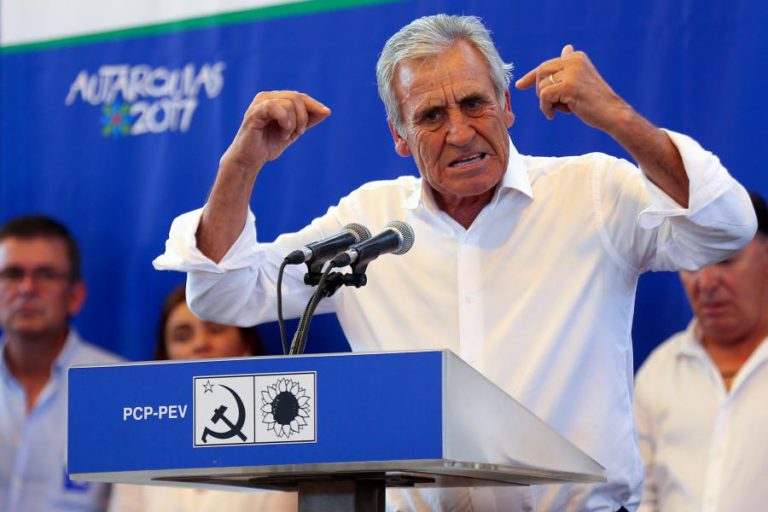 JERÓNIMO QUER MANUAIS ESCOLARES GRATUITOS ATÉ AO 9.º ANO