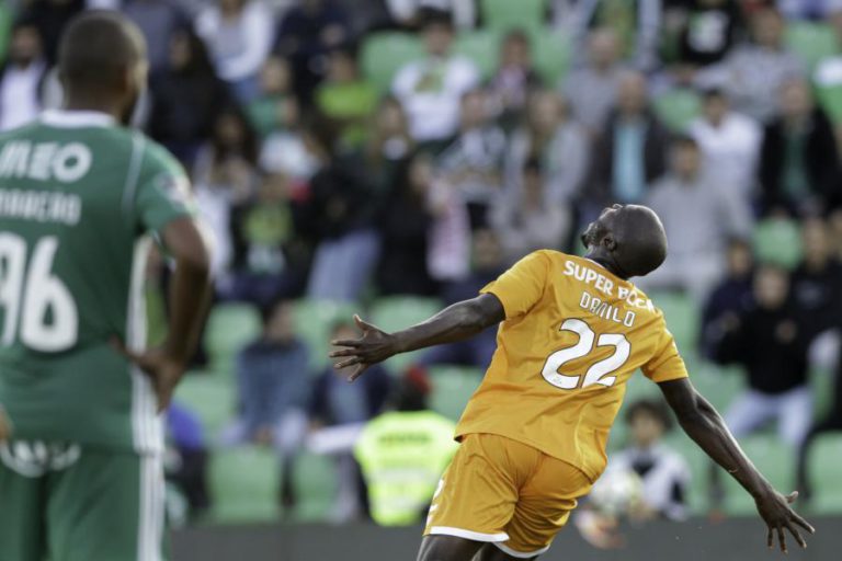 FC PORTO VENCE RIO AVE E RECUPERA LIDERANÇA DA I LIGA