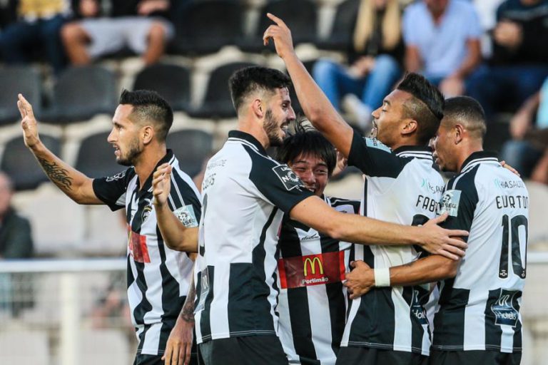PORTIMONENSE VENCE FEIRENSE COM DOIS GOLOS DO JAPONÊS SHOYA NAKAJIMA