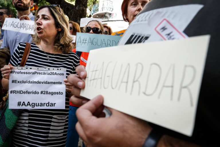 PROFESSORES EXCLUÍDOS DOS CONCURSOS PEDIRAM HOJE RESPOSTAS FRENTE AO MINISTÉRIO