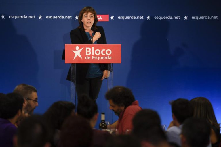 CATARINA MARTINS QUER FIM DAS TAXAS MODERADORAS QUE TORNAM DESIGUAL ACESSO À SAÚDE