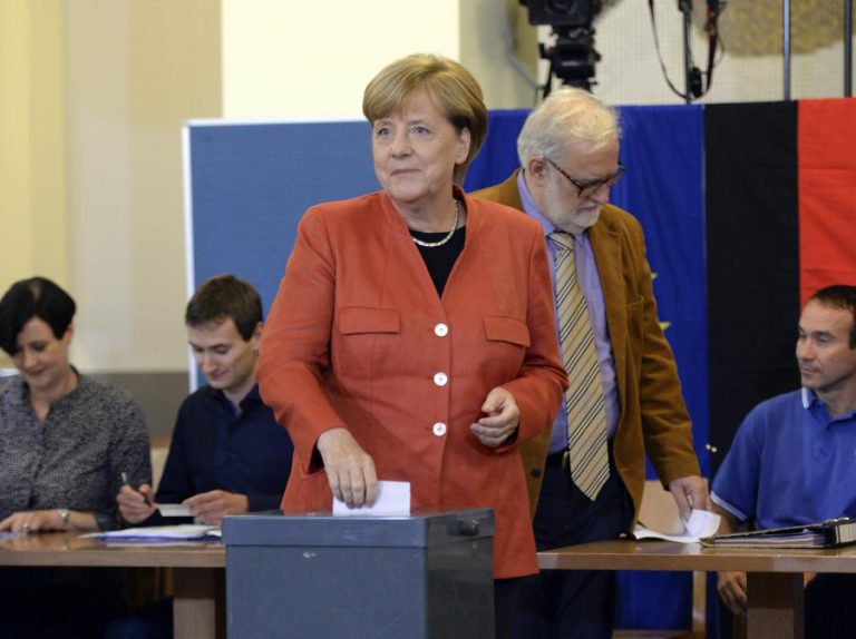 MERKEL VENCE ELEIÇÕES LEGISLATIVAS E EXTREMA-DIREITA É A TERCEIRA FORÇA POLÍTICA – SONDAGEM