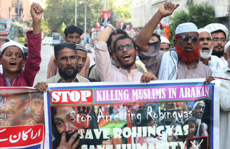 480 MIL ROHINGYA FUGIRAM PARA O BANGLADESH NUM MÊS – ONU