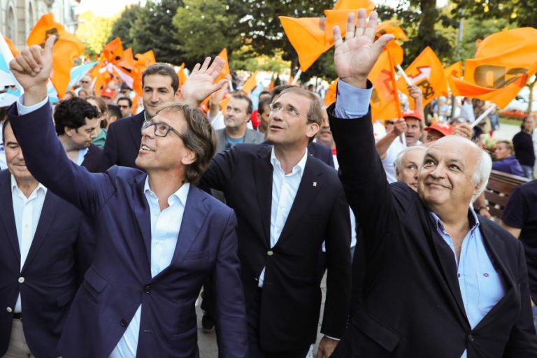 PASSOS ACUSA GOVERNO DE TER DEIXADO PRESIDENTE A “DAR CARA” POR PEDRÓGÃO E TANCOS