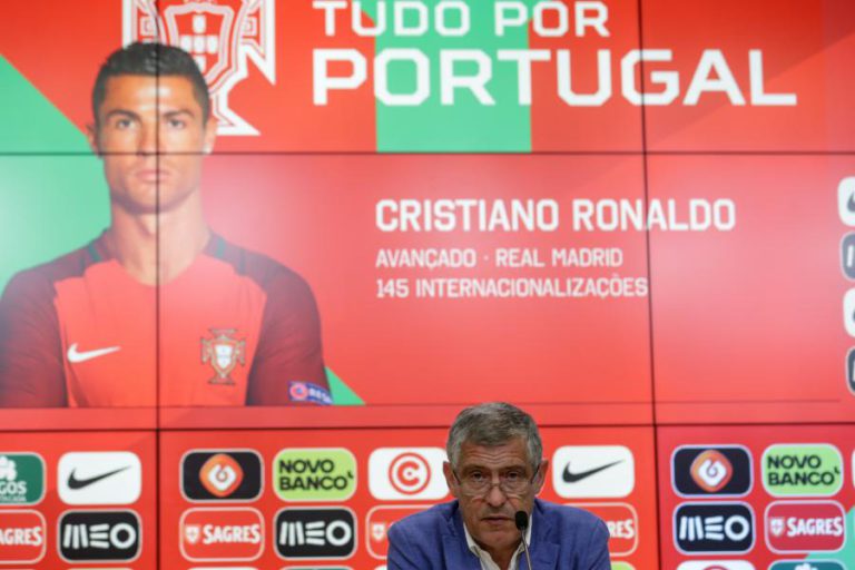 FERNANDO SANTOS LAMENTA AUSÊNCIA DE ADRIEN E SÓ PENSA EM ANDORRA
