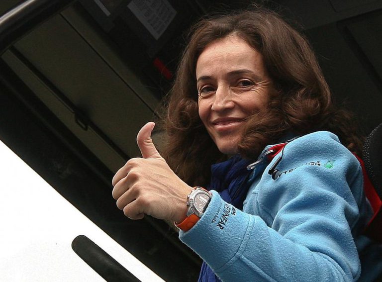 CAMIÃO DE ELISABETE JACINTO COMEÇOU A SER RESGATADO APÓS DOIS DIAS NO DESERTO