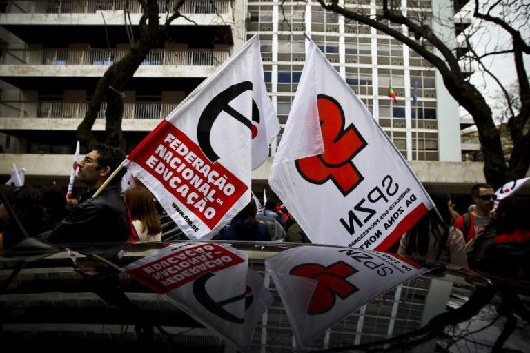 FEDERAÇÃO NACIONAL DA EDUCAÇÃO CONVOCA GREVES E CONCENTRAÇÃO DE PROTESTO