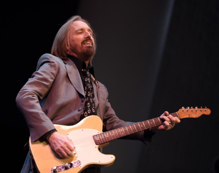 MÚSICO TOM PETTY MORREU DEPOIS DE SOFRER ATAQUE CARDÍACO