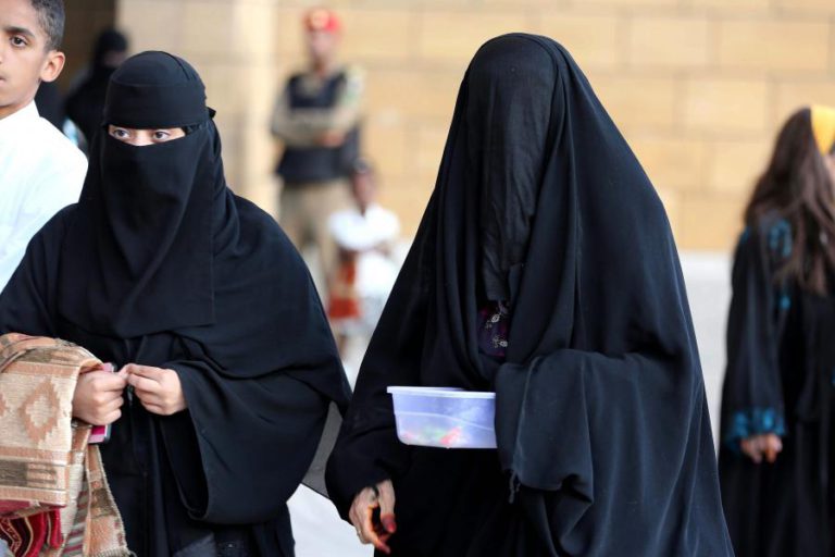 ARÁBIA SAUDITA AUTORIZA MULHERES A ASSISTIR A JOGOS EM TRÊS ESTÁDIOS A PARTIR DE 2018