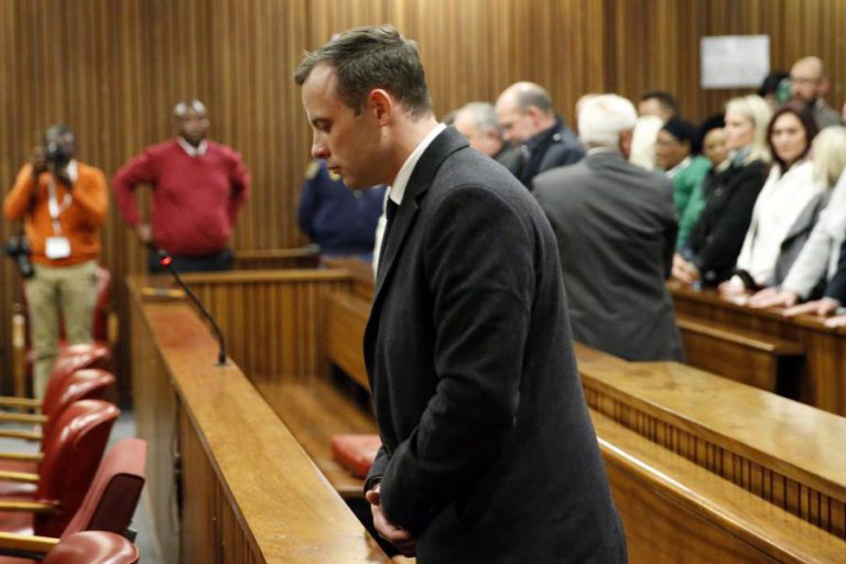 FAMÍLIA DE OSCAR PISTORIUS RECORRE À JUSTIÇA CONTRA FILME SOBRE MORTE DE REEVA STEENKAMP