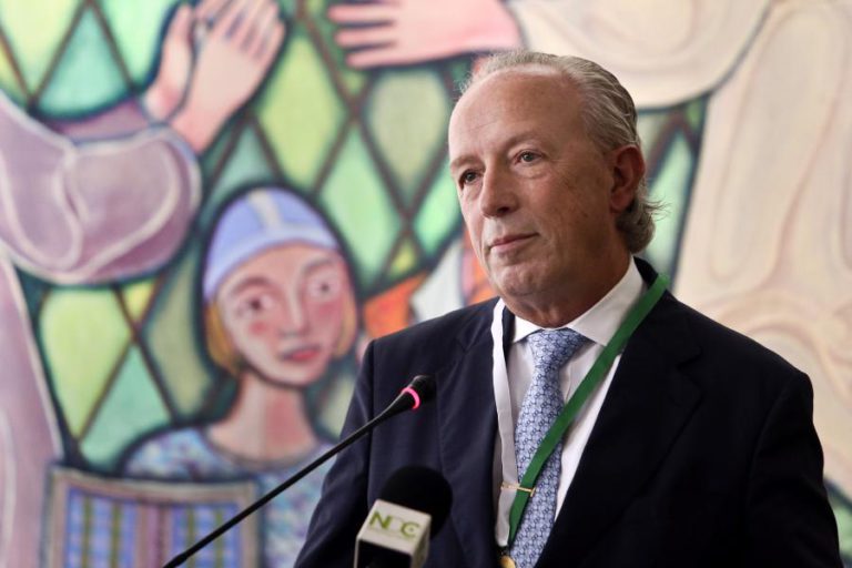 SANTANA LOPES ADMITE ESTAR A PONDERAR CANDIDATURA À LIDERANÇA DO PSD