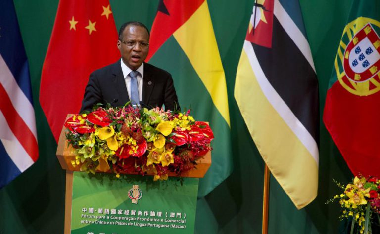 PM ASSINALA FALTA DE RESPOSTAS COMUNS PARA PEQUENOS ESTADOS INSULARES