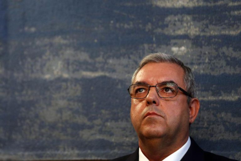 PRESIDENTE DA PROTEÇÃO CIVIL RECUSA FALAR SEM ANALISAR RELATÓRIO SOBRE OS INCÊNDIOS