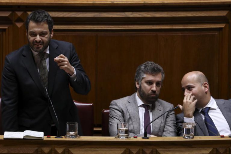 GOVERNO VAI APROVAR LEI PARA PROMOVER IGUALDADE SALARIAL ENTRE MULHERES E HOMENS