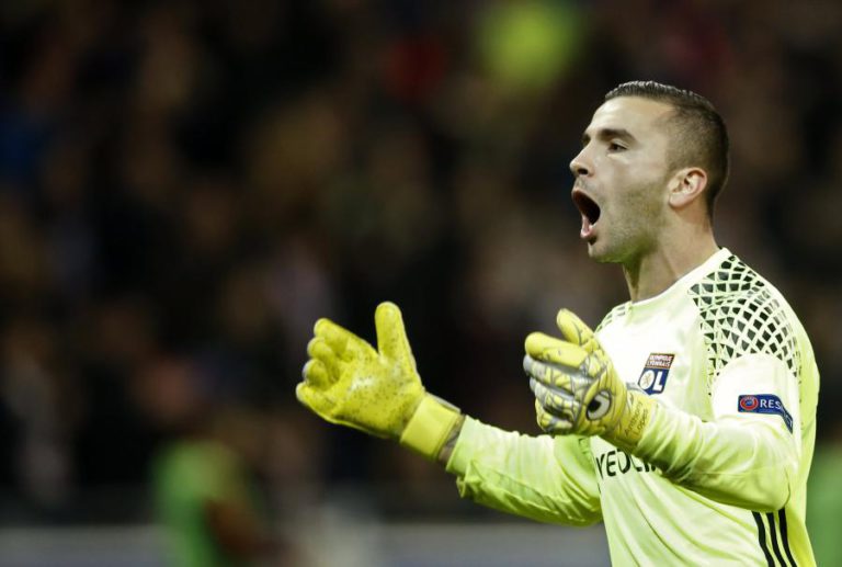 ANTHONY LOPES DESDRAMATIZA INCIDENTE COM ADEPTO DO EVERTON