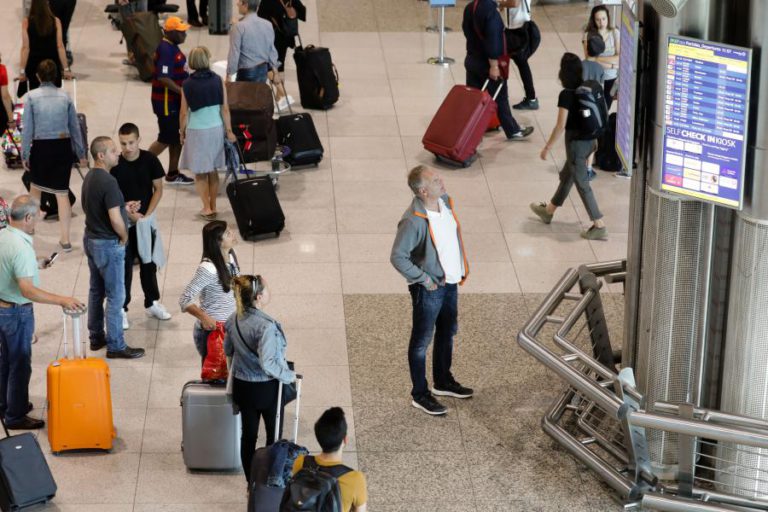 PASSAGEIROS COM DESTINO AOS EUA ALVO DE NOVAS PERGUNTAS E MEDIDAS DE SEGURANÇA