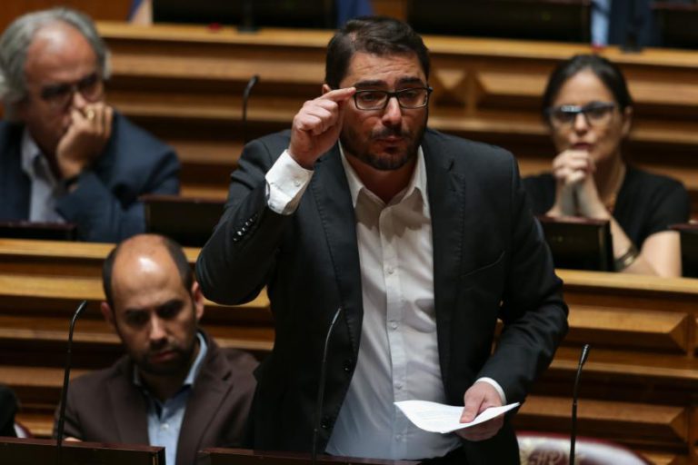 PCP REGISTA “ELEMENTOS POSITIVOS” E REMETE MAIS PROPOSTAS PARA ESPECIALIDADE