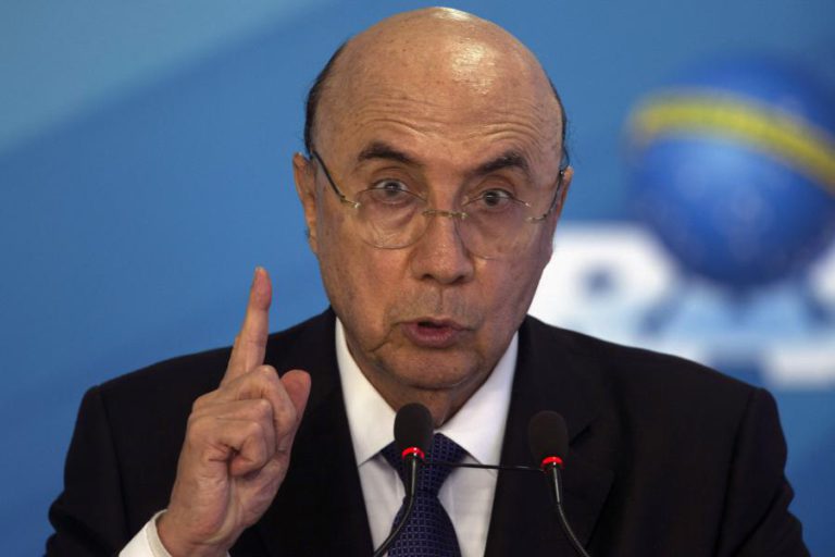 DÉFICE DAS CONTAS PÚBLICAS DO BRASIL SÓ SERÁ REVERTIDO EM 2021 — MINISTRO DAS FINANÇAS