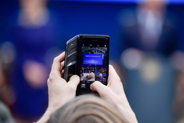 CONSUMIDORES VÃO TER ACESSO NO TELEMÓVEL A DADOS SOBRE QUÍMICOS PERIGOSOS NOS PRODUTOS