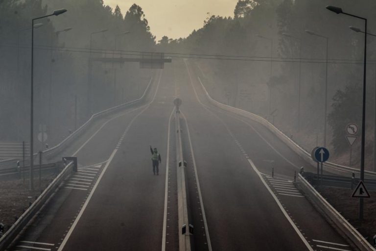 NÃO HÁ ESTRADAS CORTADAS DEVIDO AOS FOGOS – GNR