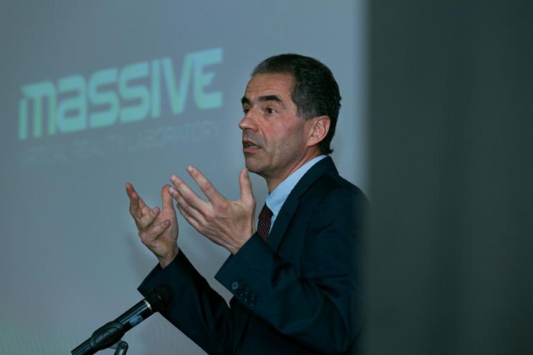 MANUEL HEITOR APRESENTA PERSPETIVAS DE INVESTIMENTO EM I&D EM PORTUGAL A EMPRESA FRANCESA