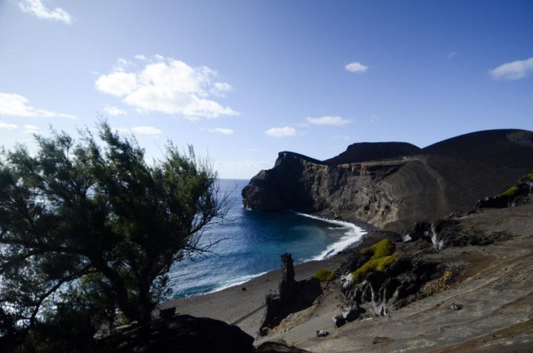 IPMA EMITE AVISOS AMARELO E LARANJA PARA OS AÇORES À PASSAGEM DO FURACÃO OPHELIA