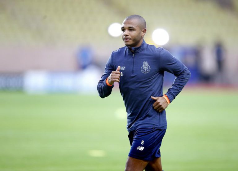 BRAHIMI ADMITE QUE TEM MAIS RENDIMENTO COM O TREINADOR QUE CONFIA NO SEU TRABALHO