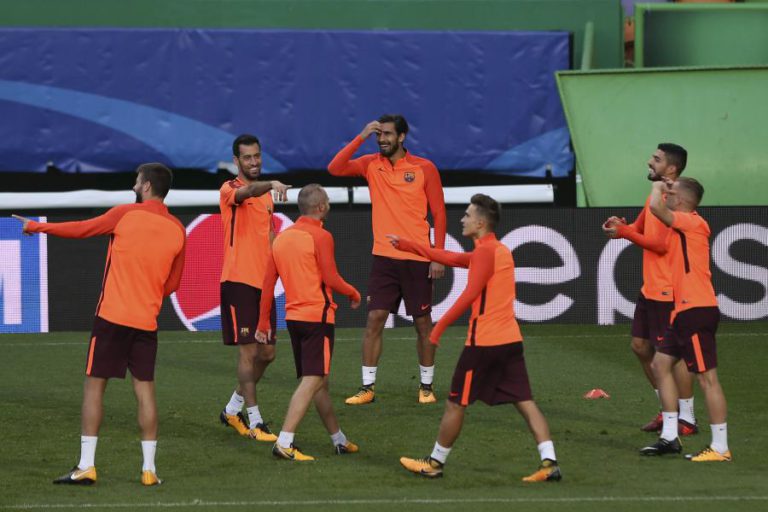 JOGO ENTRE FC BARCELONA E LAS PALMAS À PORTA FECHADA