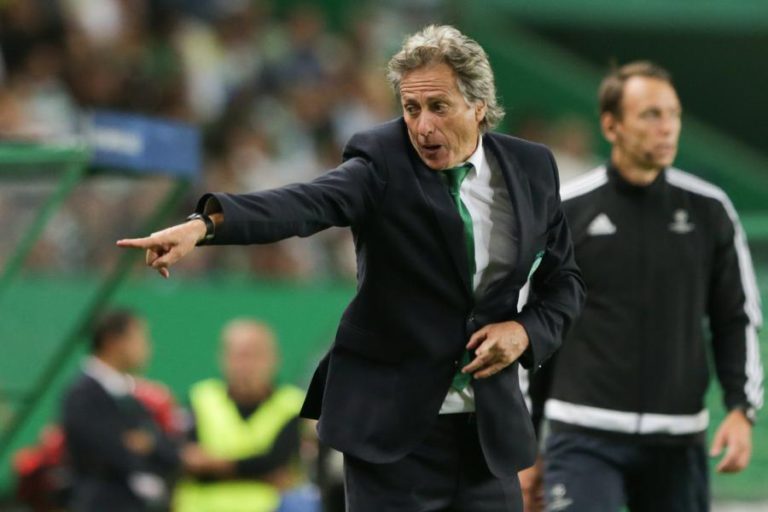 JESUS DEFENDE PROIBIÇÃO DE SINTÉTICOS, MAS FALA NUM SPORTING A “GOSTO” EM OLEIROS